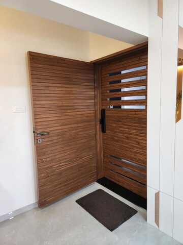 Room in 3.5 BHK Apartment at Parmar Garden, Wanwadi – for Rent