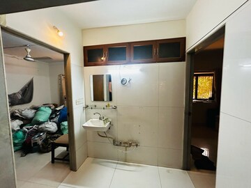  3 BHK Apartment at Vakola – for Rent