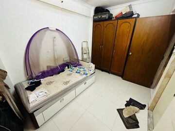 Room in 3 BHK Apartment at Vakola – for Rent