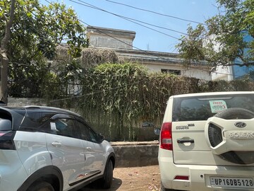 Parking in  Industrial Plot at Sector 63 – for Sale