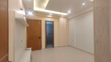 Room in 4 BHK Builder Floor at Sector 4 – for Sale