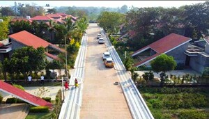 Balcony in 3 BHK Villa at Dhamtri Road – for Sale