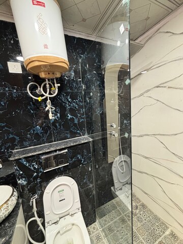 Bathroom in 1 BHK Apartment at The Grand, Sector 52 – for Rent