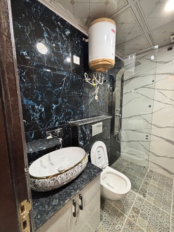 Bathroom in 1 BHK Apartment at The Grand, Sector 52 – for Rent