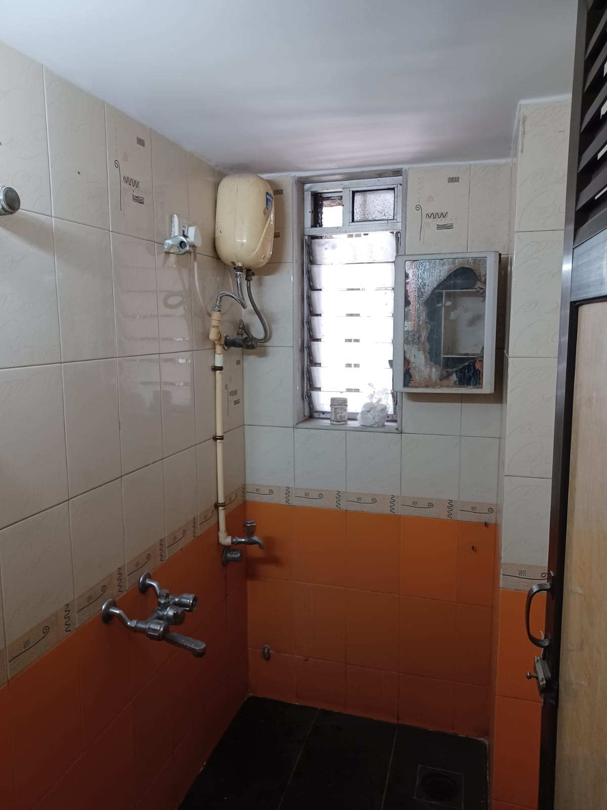 1 BHK + Pooja Room Apartment For Rent in Vrindavan CHS Malad East
