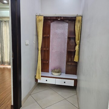 Room in 4 BHK Apartment at Sunshine Helios, Sector 78 – for Rent