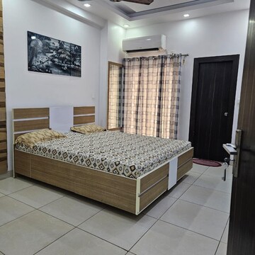Bedroom in 4 BHK Apartment at Sunshine Helios, Sector 78 – for Rent