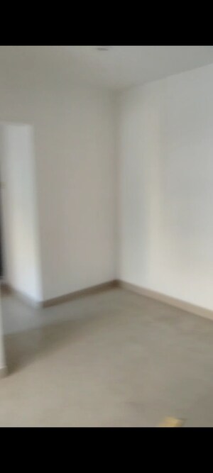 Room in 1.5 BHK Apartment at Ozone Complex, Mira Road – for Sale