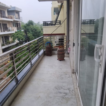 Balcony in 2.5 BHK Builder Floor at Sector 23 – for Rent