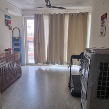 Room in 2.5 BHK Builder Floor at Sector 23 – for Rent
