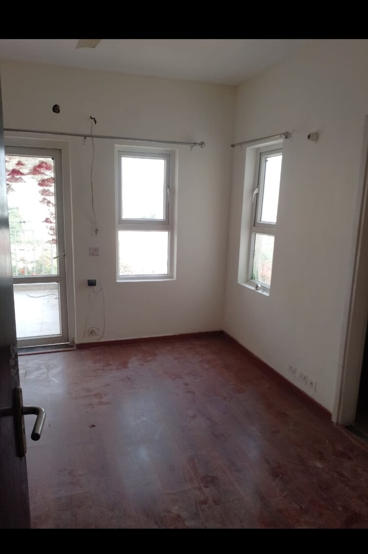 Room, puri-pranayam 3 Bedroom 1857 Sq.Ft. Apartment In Sector 82 Faridabad 8543246