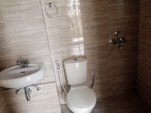 Bathroom in 2.5 BHK Apartment at Indiabulls Centrum Park, Sector 103 – for Sale