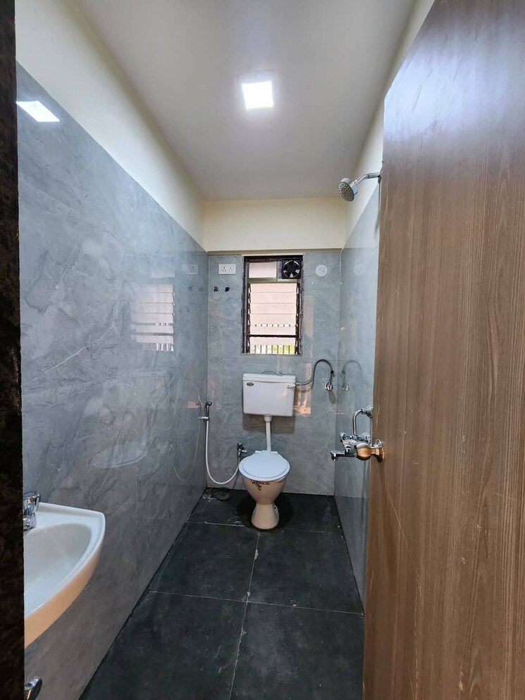 Bathroom, sai-dream-vrindavan-garden 2 Bedroom 749 Sq.Ft. Apartment In Zanzroli Palghar 8543375