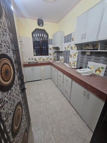 2 BHK Builder Floor For Rent in Sector 9