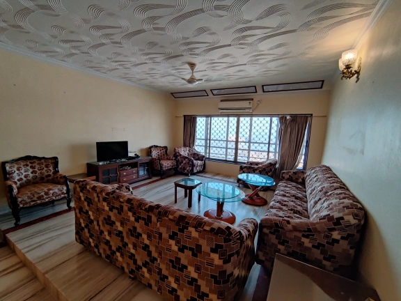 4 BHK + Servant Room Apartment For Rent in Paresh Building 