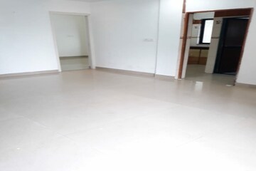 Room in 3 BHK Apartment at Shubh Gateway, Viman Nagar – for Rent