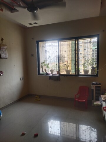 Room in 1 BHK Apartment at Jeevan Prakash CHS, Nehru Nagar – for Rent