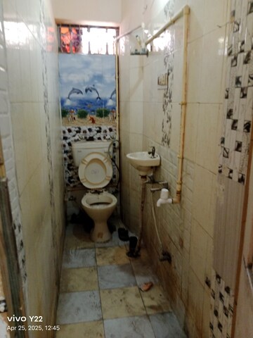 Bathroom in 2 BHK Independent House at Laxmi Nagar – for Rent