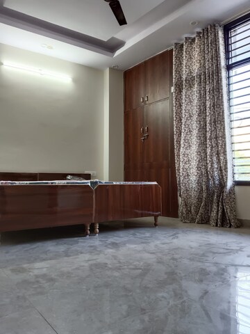 Room in  Pg at Sector 51 – for Rent