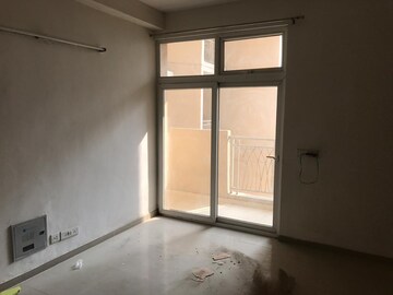 Room in 3 BHK Apartment at Mahagun Mywoods, Sector 16c Greater Noida – for Rent