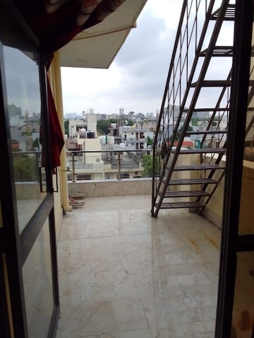 Balcony in 1 BHK Builder Floor at Sector 40 – for Rent