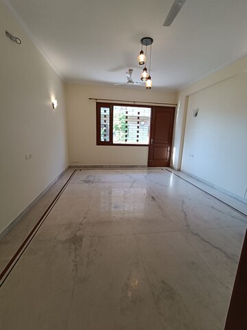 Room in 3 BHK Apartment at Sector 102 – for Sale