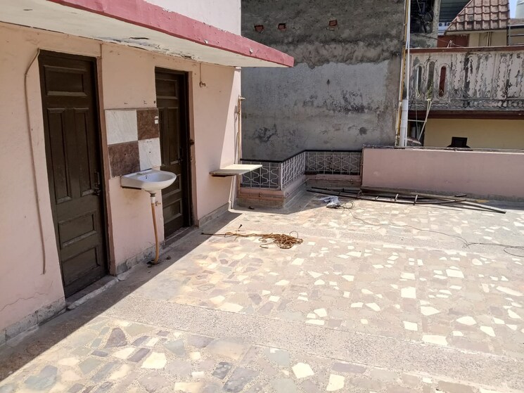 Terrace, rajendra nagar sector 3 4 Bedroom 2000 Sq.Ft. Independent House In Rajendra Nagar Sector 3 Ghaziabad 8543951