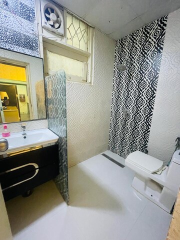 Attached Bathroom in 3 BHK Apartment at Ardee Mall, Sector 52 – for Rent