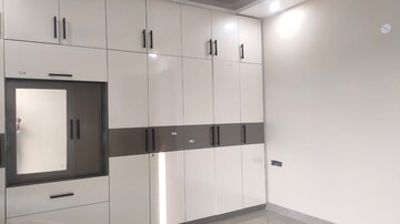 Furnished Amenities in 3 BHK Builder Floor at Sector 5 – for Sale