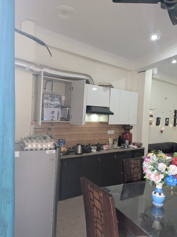 Kitchen in 2 BHK Builder Floor at Sector 33 – for Rent