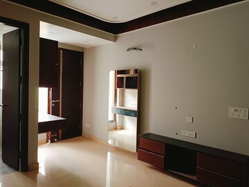 Room in 3 BHK Builder Floor at Sector 9 – for Sale