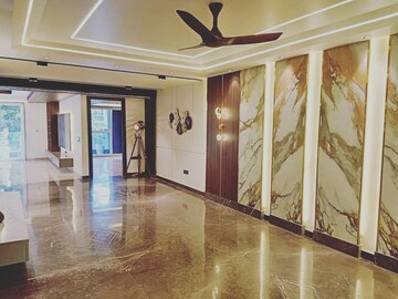 Room in 3.5 BHK Apartment at Ambience Island, Sector 24 – for Sale