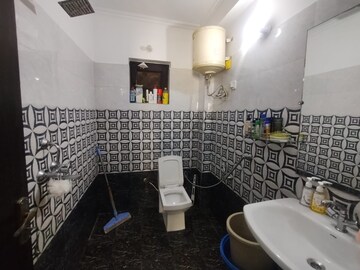 Team Area in 3 BHK Builder Floor at Sector 9 – for Sale