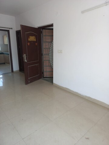 Room in 3 BHK Apartment at Puri Anand Villas Phase II, Sector 81 – for Rent