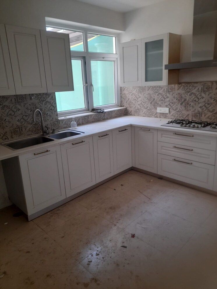 Kitchen, emaar-palm-terraces-select 4 Bedroom 2410 Sq.Ft. Apartment In Sector 66 Gurgaon 8544834