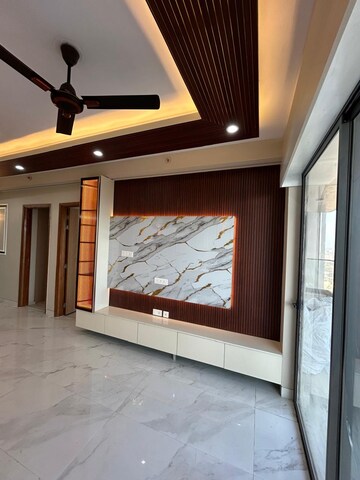 Room in 4 BHK Apartment at Emaar Palm Terraces Select, Sector 66 – for Sale