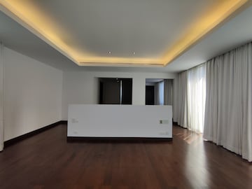 Room in 4 BHK Villa at Prestige Golfshire, Nandi Hills – for Rent