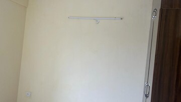 Room in 3 BHK Apartment at Sector 78 – for Rent