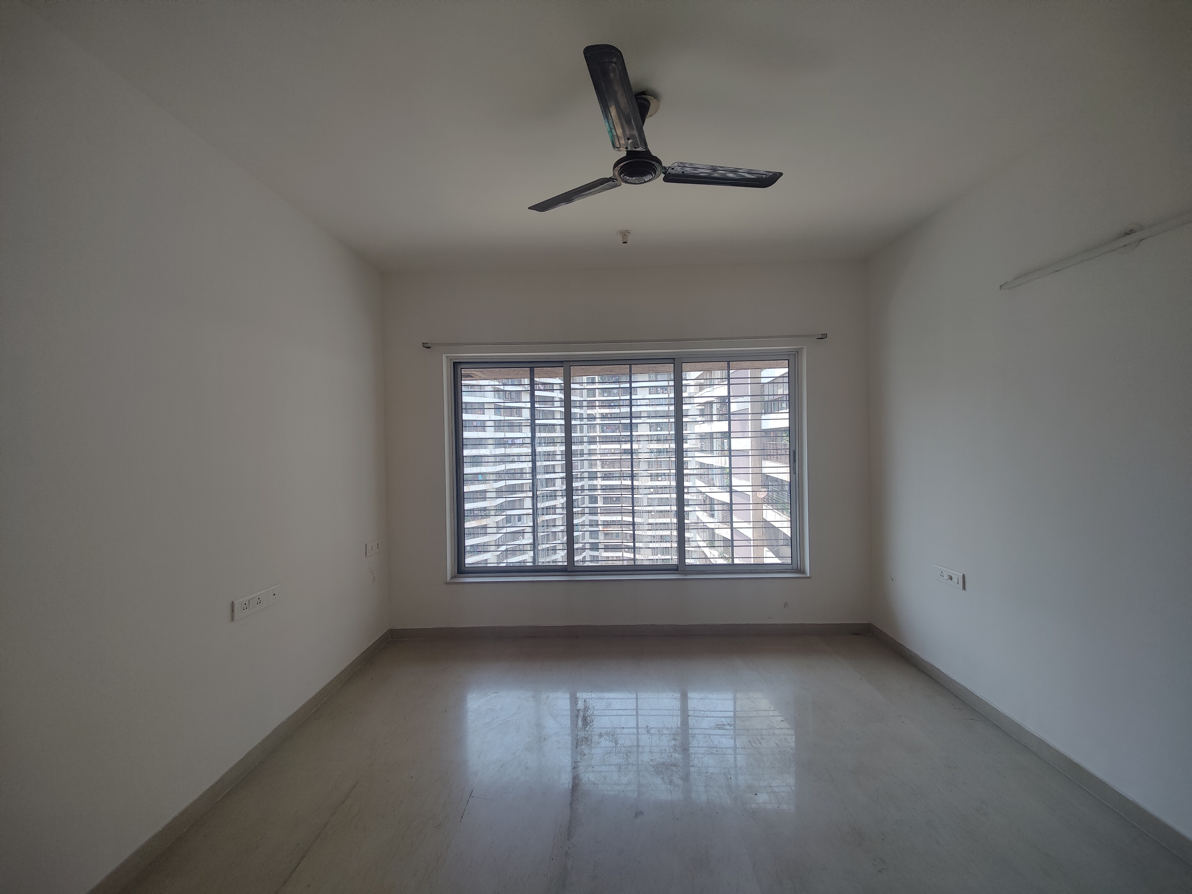 1 BHK + Extra Room Apartment For Rent in Kalpataru Hills