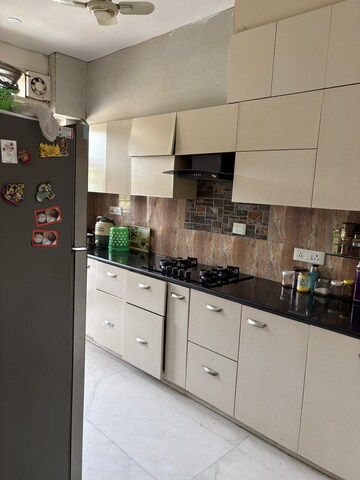 Kitchen in 2 BHK Builder Floor at Sector 43 – for Rent