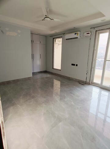 Room in 3 BHK Builder Floor at Ansal API Esencia, Sector 67 – for Rent