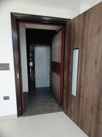 Building Lobby in 3 BHK Builder Floor at Ansal API Esencia, Sector 67 – for Rent