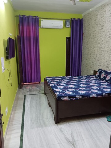 Bedroom in 2 BHK Builder Floor at Sector 46 – for Rent