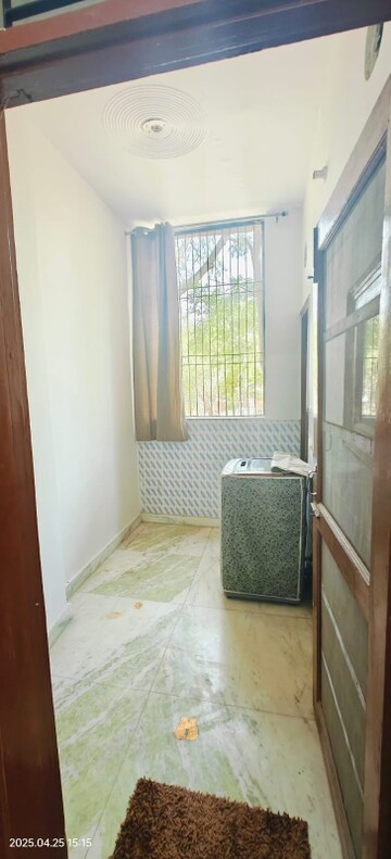 Living Room in 2 BHK Builder Floor at Sector 46 – for Rent