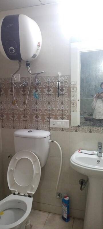 Attached Bathroom in 2 BHK Apartment at Gaur City 7th Avenue, Sector 4, Greater Noida – for Rent