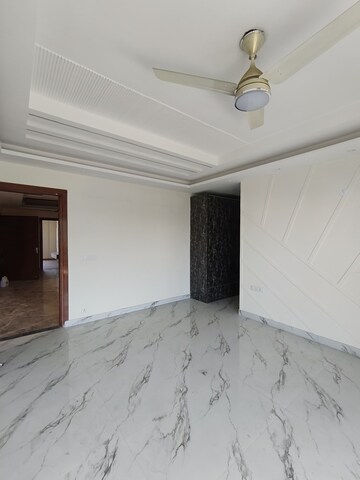 Room in 3 BHK Builder Floor at Sector 10 – for Sale