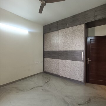 Room in 3 BHK Builder Floor at Harlur – for Rent