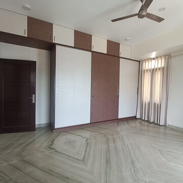 Room in 3 BHK Builder Floor at Harlur – for Rent