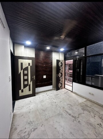 Room in 2 BHK Builder Floor at Saket – for Rent