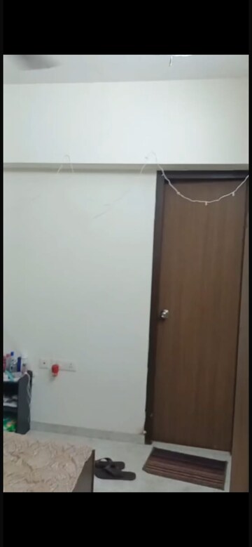 Furnished Amenities in 1 BHK Apartment at Lodha Amara, Kolshet Road – for Rent